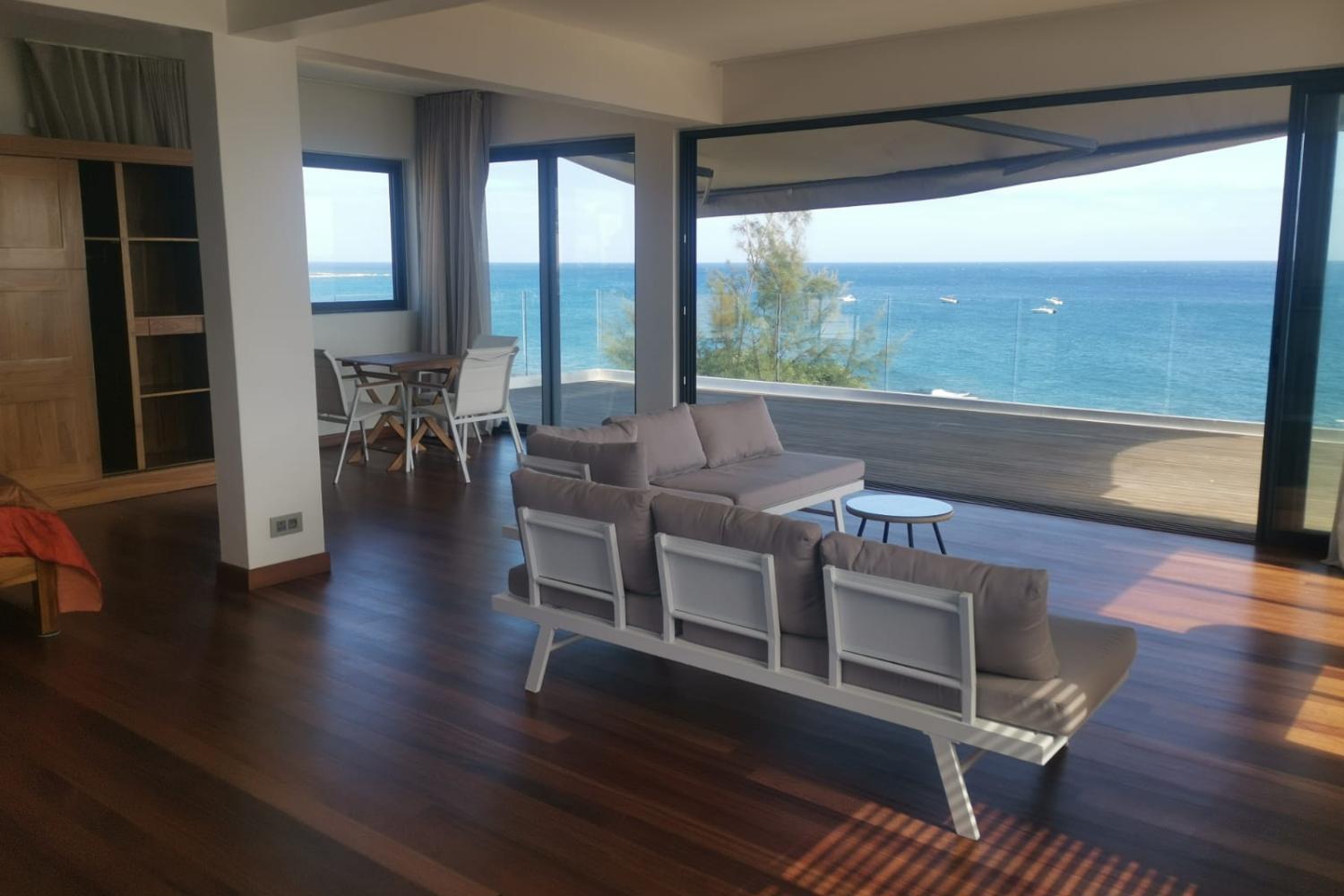 Oceans Luxury Oceanfront Apart Sunset View With Pool Apartamento Flic-en-Flacq Exterior foto