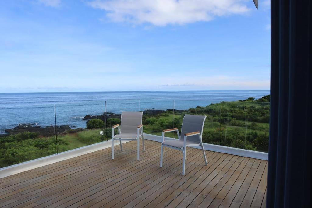 Oceans Luxury Oceanfront Apart Sunset View With Pool Apartamento Flic-en-Flacq Exterior foto