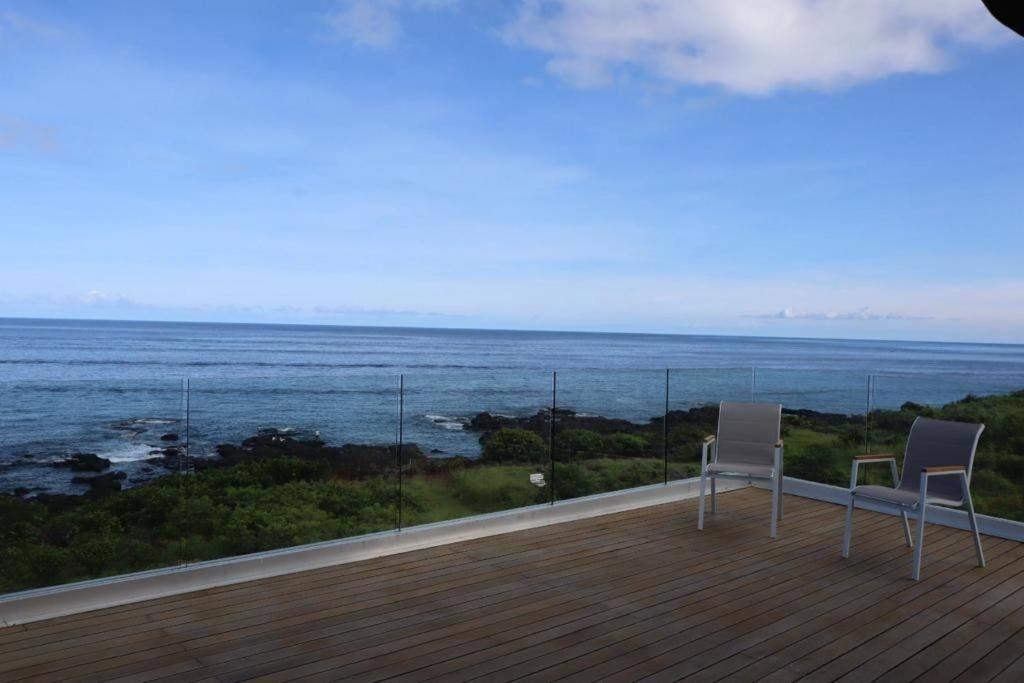 Oceans Luxury Oceanfront Apart Sunset View With Pool Apartamento Flic-en-Flacq Exterior foto